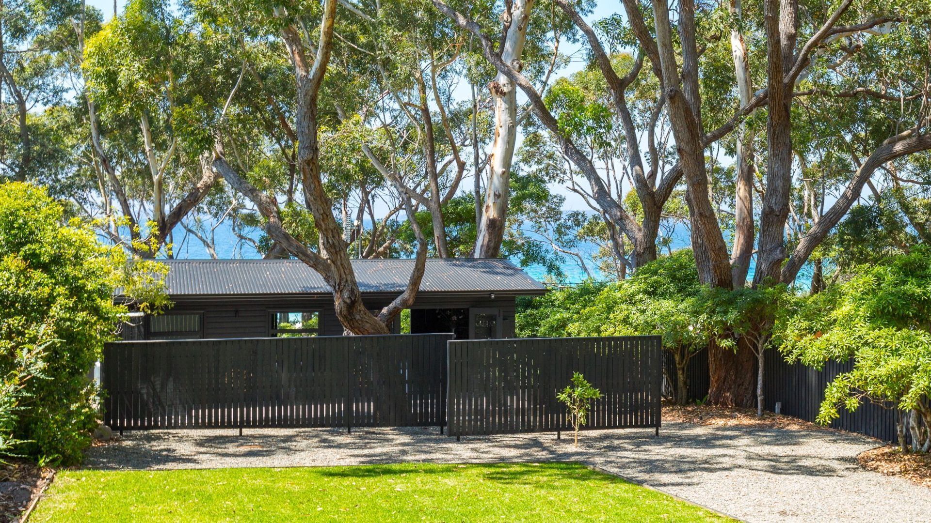 Black Shack on Hyams Beach — image 3