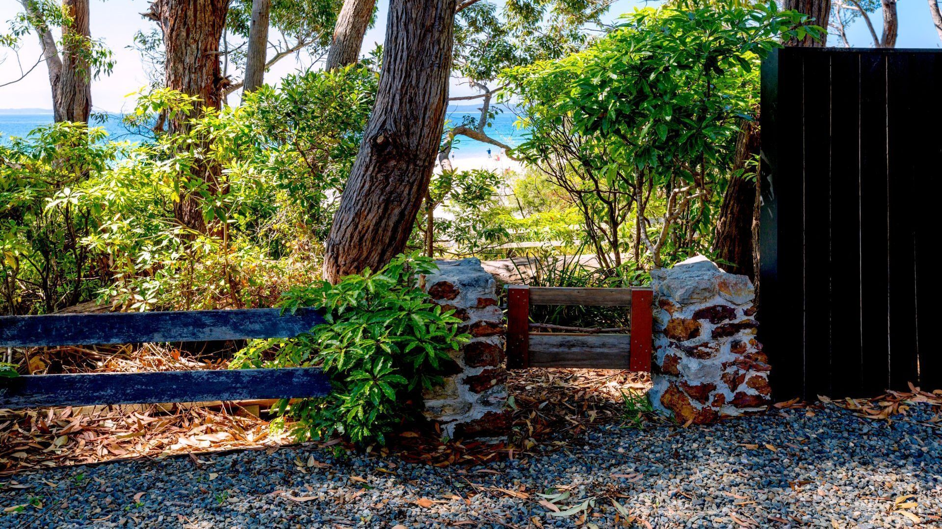 Black Shack on Hyams Beach — image 19