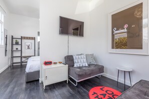 Studio | Living area