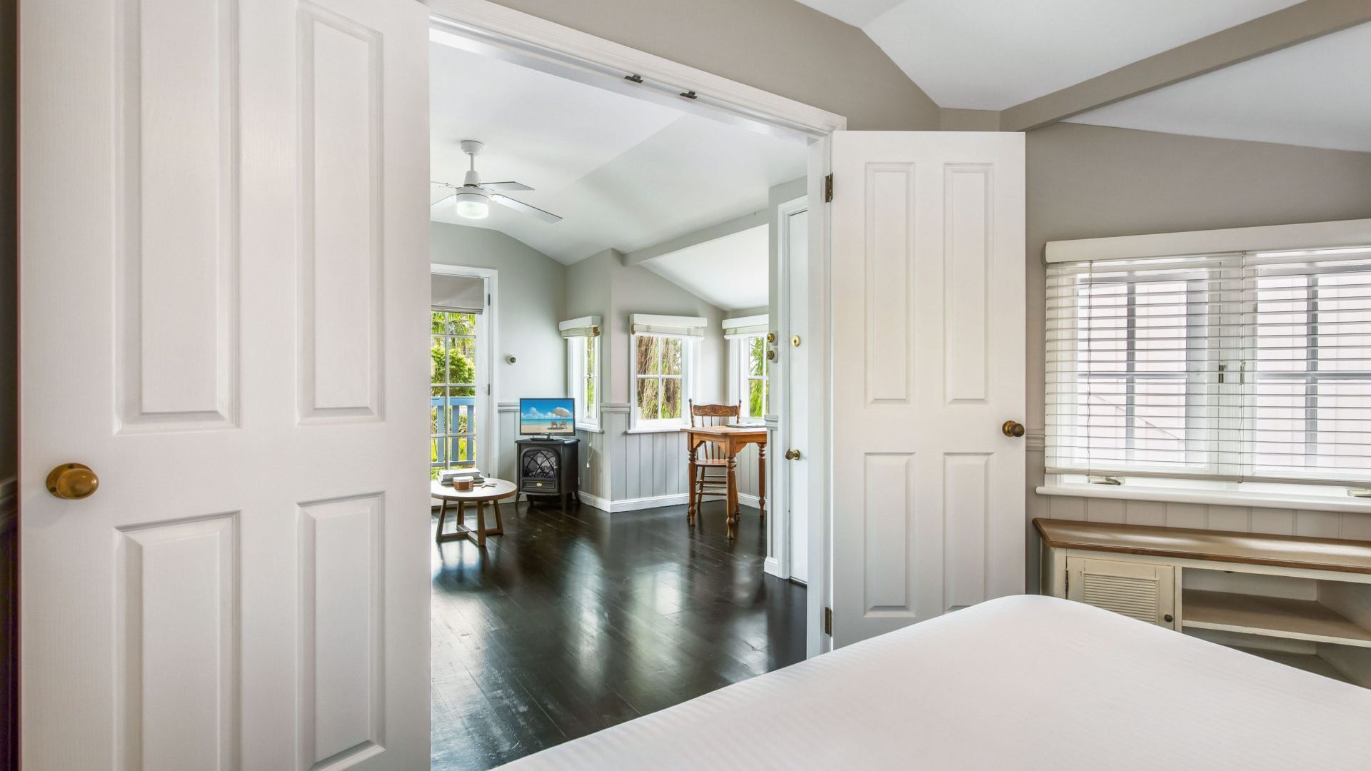 Cottage 3 - Hyams Beach Seaside Cottages — image 11