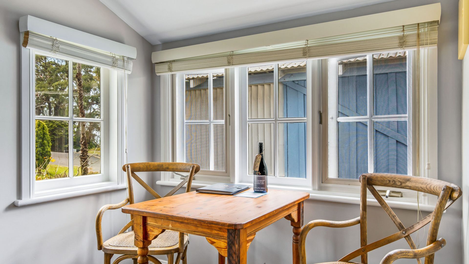 Cottage 4 - Hyams Beach Seaside Cottages — image 2