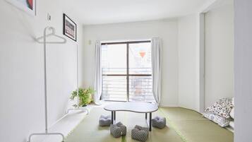 Apartment | Living room | Flat-screen TV