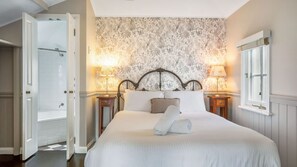 1 chambre, fer et planche à repasser, accès au Wi-Fi (inclus)