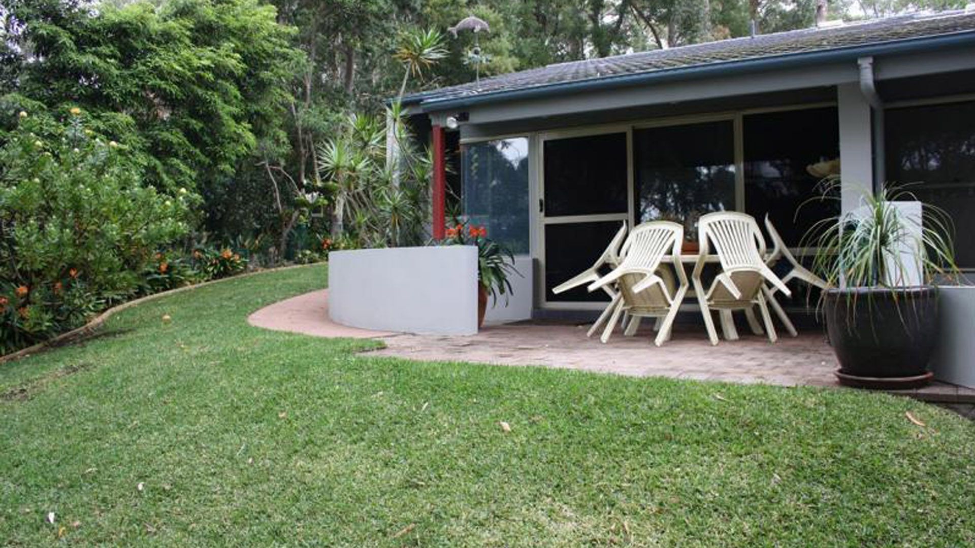 Cyrus Heights  at Hyams Beach - 4pm Check Out Sundays