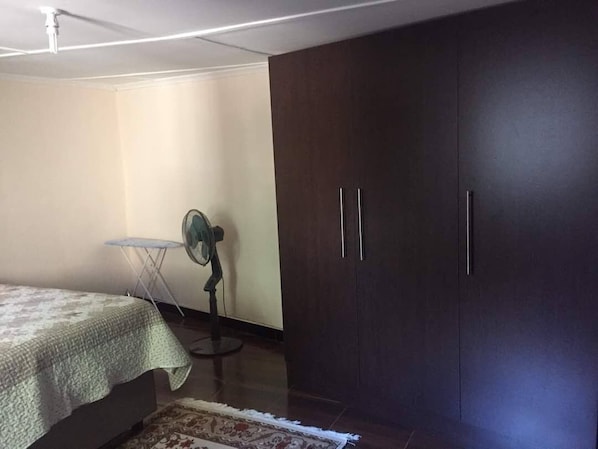 1 bedroom, WiFi, bed sheets
