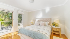 4 chambres, fer et planche à repasser, Wi-Fi gratuit, draps fournis