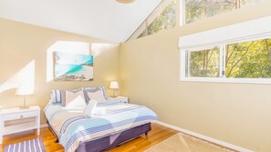 4 bedrooms, iron/ironing board, free WiFi, bed sheets - Iluka at Hyams Beach, Jervis Bay (Hyams Beach)