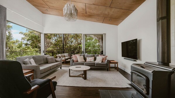 Unclassified image, 1 of 28, button