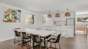 Unclassified image, 5 of 28, button