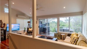 TV, Netflix, streaming services