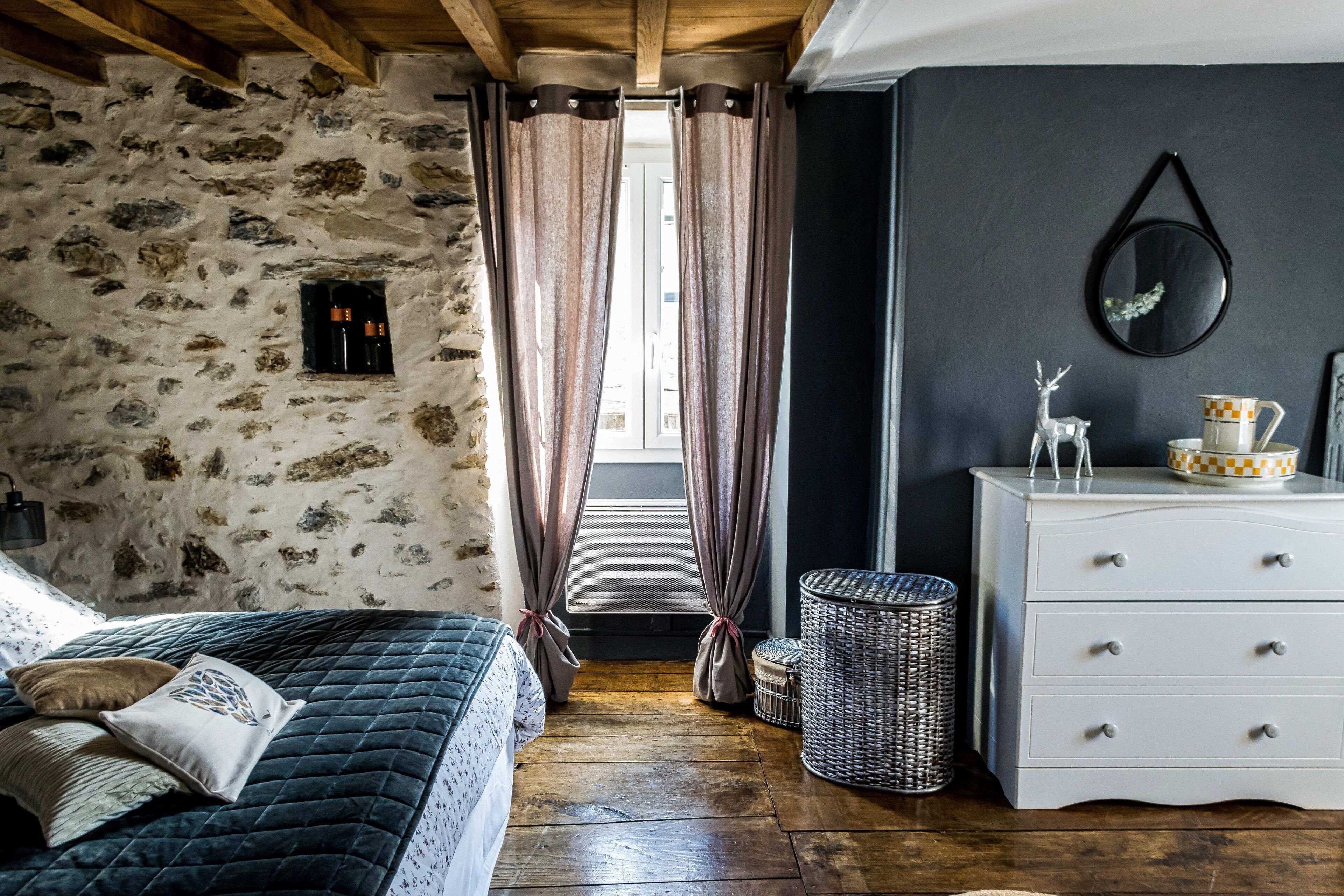 4 makuuhuonetta, silitysrauta/-lauta, Wi-Fi, vuodevaatteet