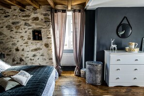 4 camere, ferro/asse da stiro, Wi-Fi, lenzuola