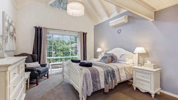 4 slaapkamers, een strijkplank/strijkijzer, gratis wifi, beddengoed