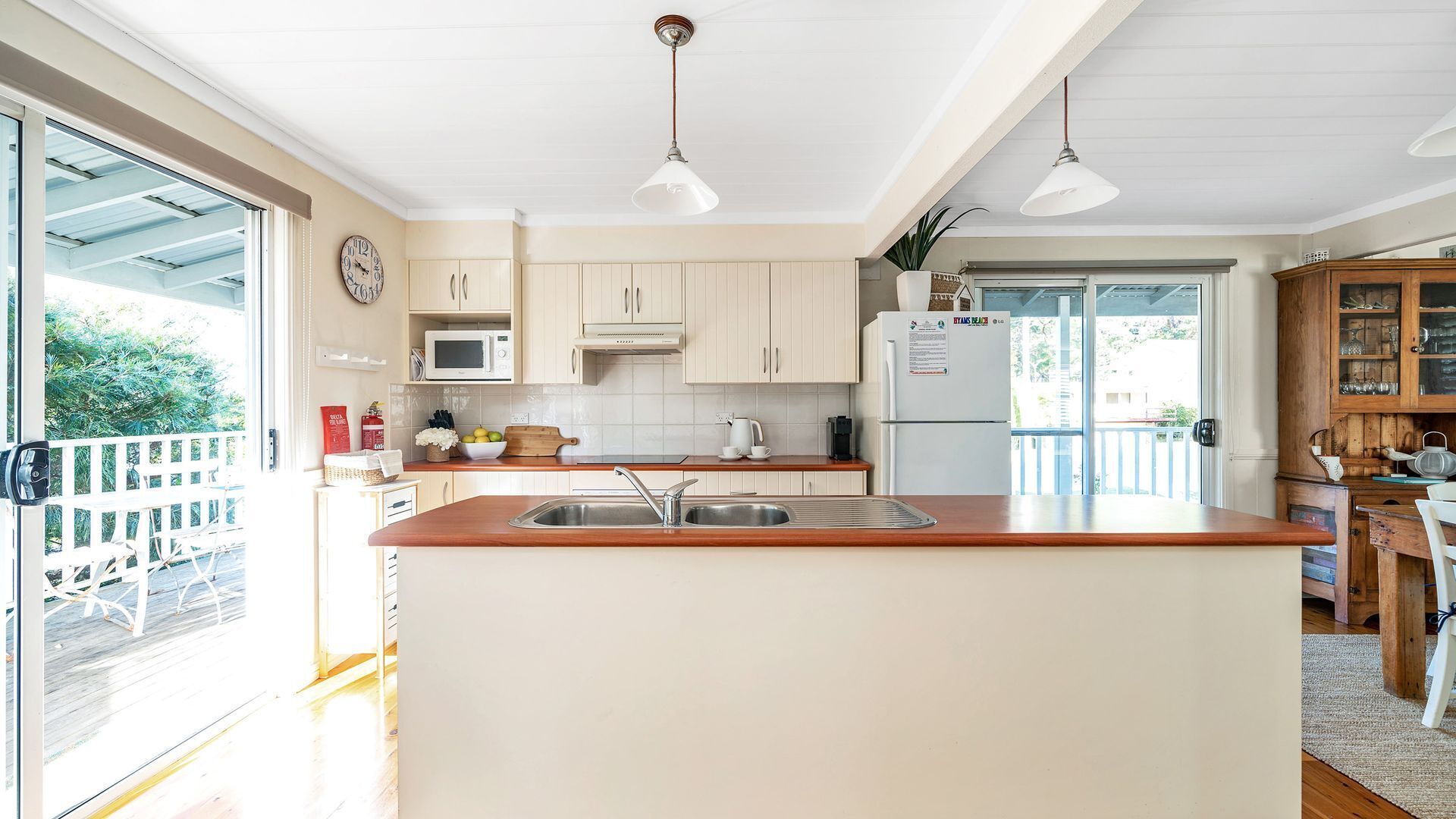 Mermaid Cottage at Hyams Beach — image 15