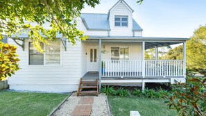 Exterior - Mermaid Cottage at Hyams Beach (Hyams Beach)