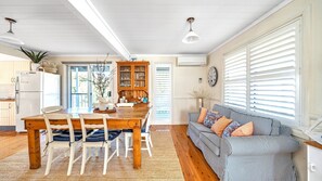TV, Netflix, streaming services - Mermaid Cottage at Hyams Beach (Hyams Beach)