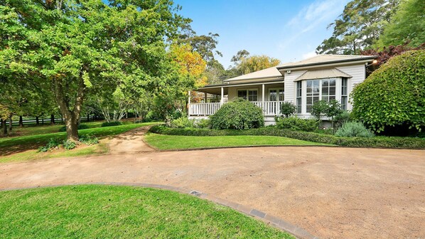 Exterior - Mirrabooka, Burrawang, Southern Highlands (Burrawang)