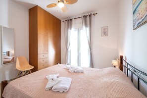 2 bedrooms, iron/ironing board, travel cot, free WiFi - Beautiful, attractively furnished villa with private pool (Loutra, Rethymno)
