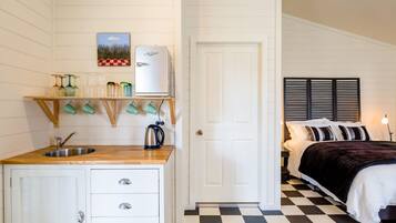 4 bedrooms, free WiFi, bed sheets