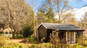 Exterior - Mirriyindi for 9, Berrima (Berrima)