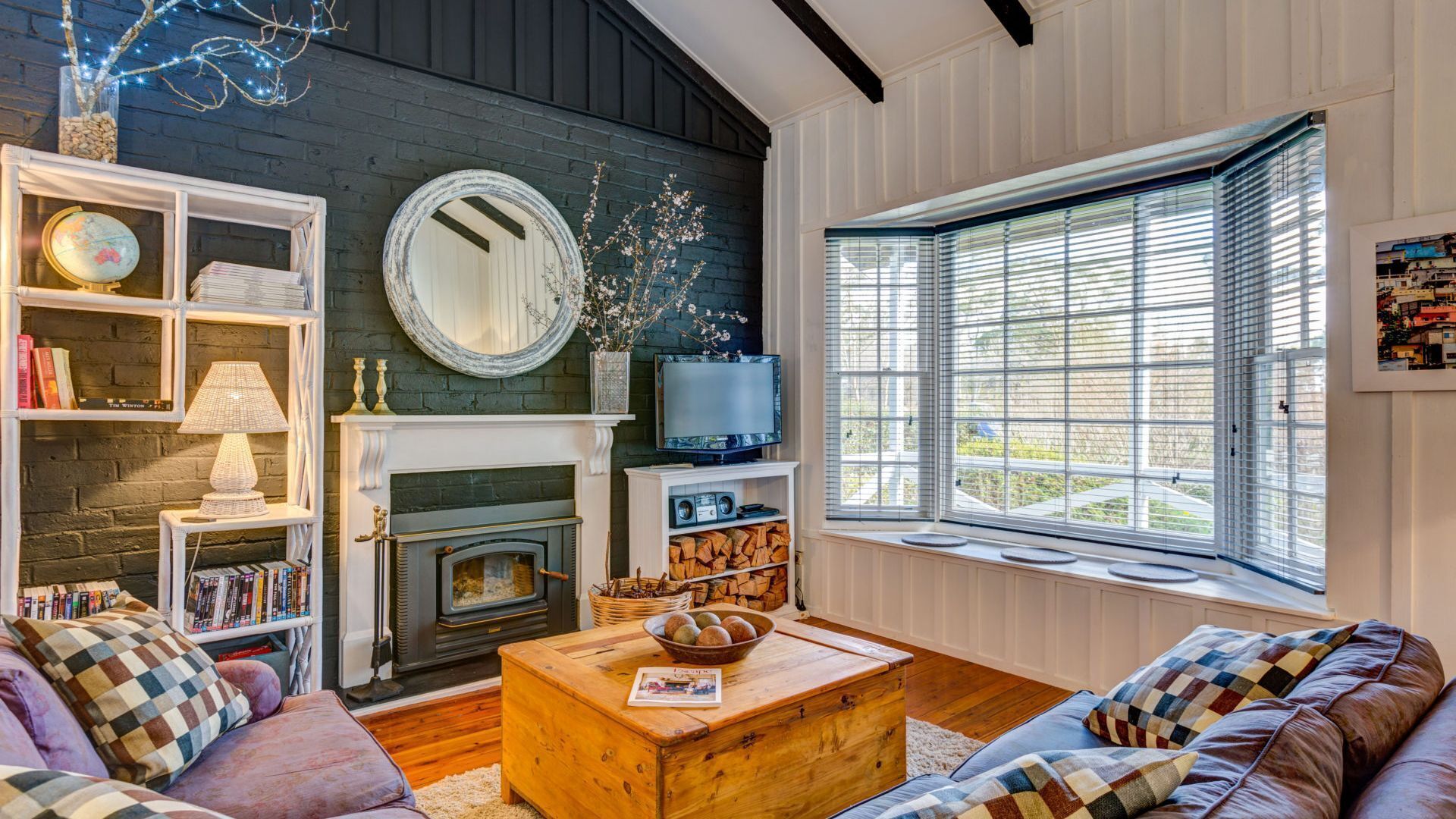 TV, fireplace, Netflix, books