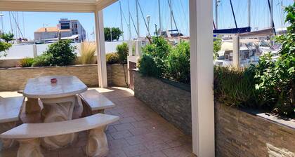 Rental Condos 8 people Marina Old Port, DRC, 100m beach