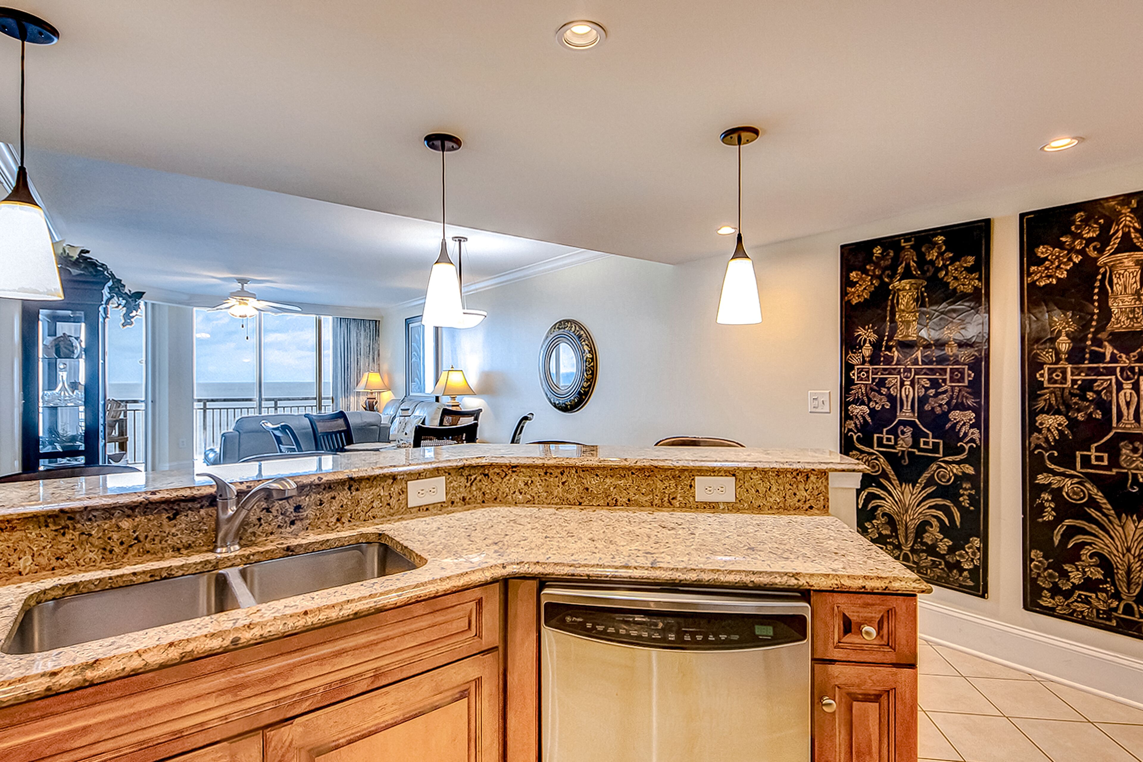 Oceanfront family-friendly condo w/ private balcony, beach access & shared pools