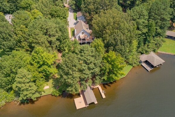 Exterior - Beautiful Lake Front in Quiet Cove, Convenient to Boat Ramp, Dining & Shopping (Henrico)