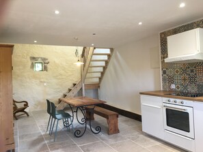 Réfrigérateur, four, plaque de cuisson, lave-vaisselle