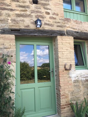 Exterior detail - LA CACHETTE (NORMIER)