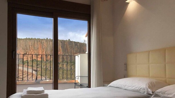 1 bedroom, iron/ironing board, WiFi, bed sheets - Alojamiento con terraza en Chulilla (Chulilla)