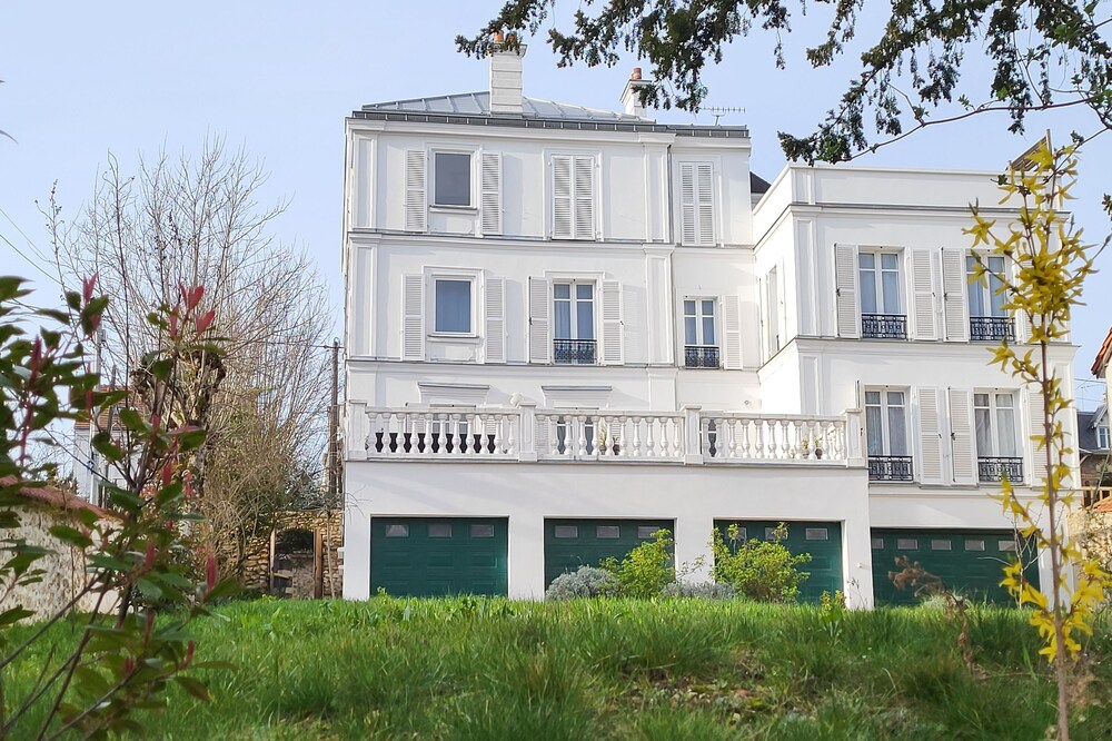Villa Les Coteaux - 300m² - Proche Paris