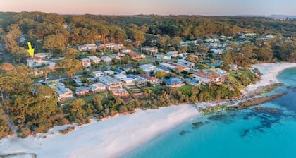 Sandals at the Bay - Downstairs, Hyams Beach