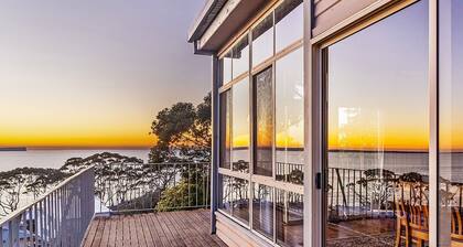 Sea Point at Hyams Beach