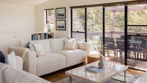 TV, Netflix, books, streaming services - The Lookout at Hyams Beach (Hyams Beach)