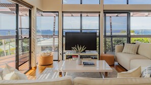 TV, Netflix, books, streaming services - The Lookout at Hyams Beach (Hyams Beach)