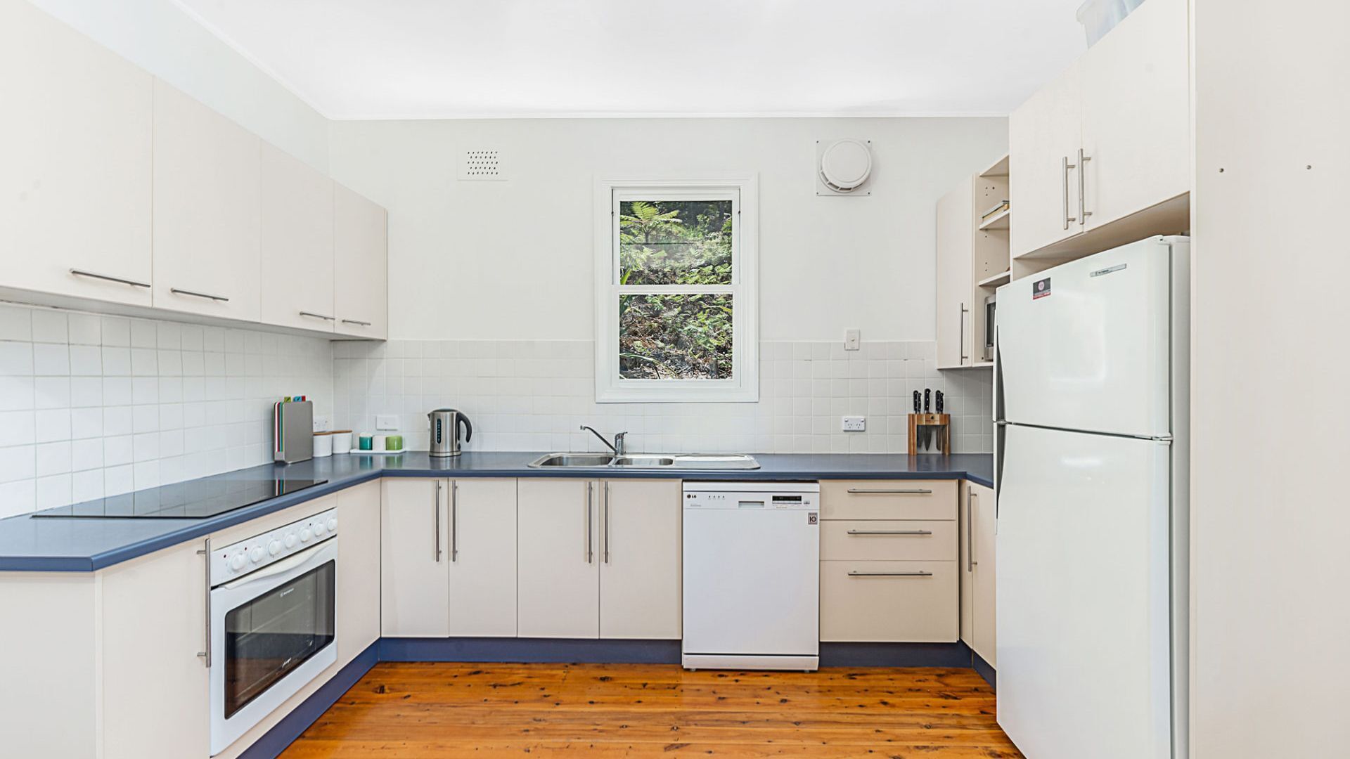 The Pavilion at Hyams Beach — image 10