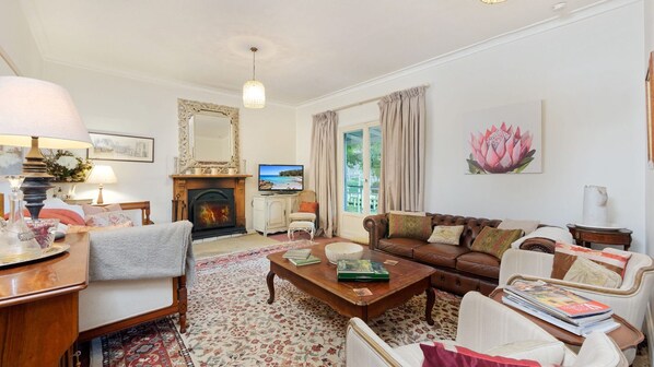 TV, fireplace, Netflix, streaming services