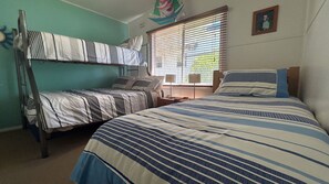 3 bedrooms, bed sheets