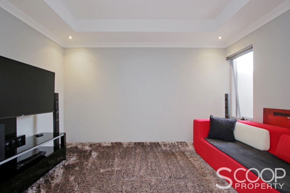 ULTRA STYLISH FREMANTLE AREA WALK TO THE BEACH — image 14