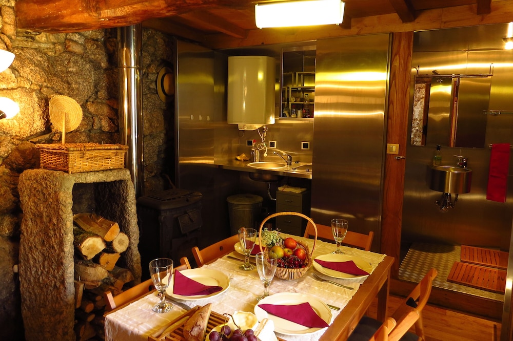 Restored, Rustic and Rural Mini Cottage in Typical Portuguese Village