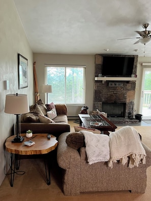 Smart TV, fireplace, DVD player, table football