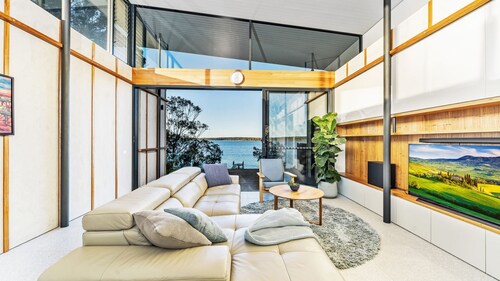 Estuary House, Basin View
