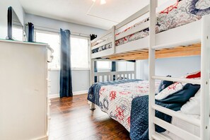 2 bedrooms, iron/ironing board, travel cot, free WiFi