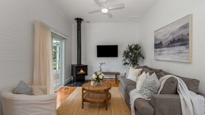 TV, fireplace, Netflix, streaming services