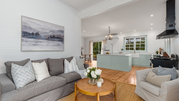 TV, fireplace, Netflix, streaming services