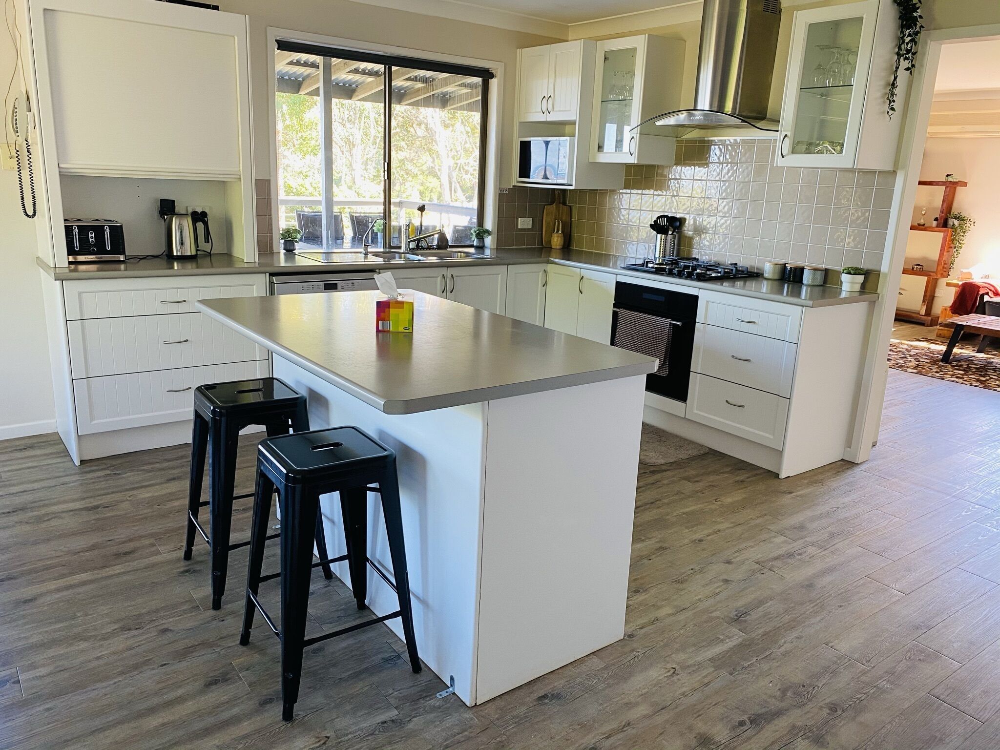 Family Home - Scenic water views and Gold Coast hinterland