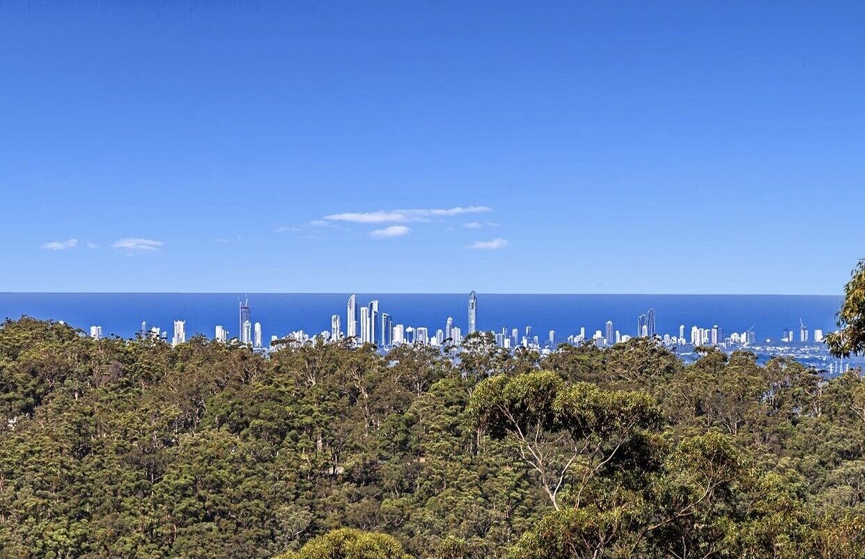 Family Home - Scenic water views and Gold Coast hinterland