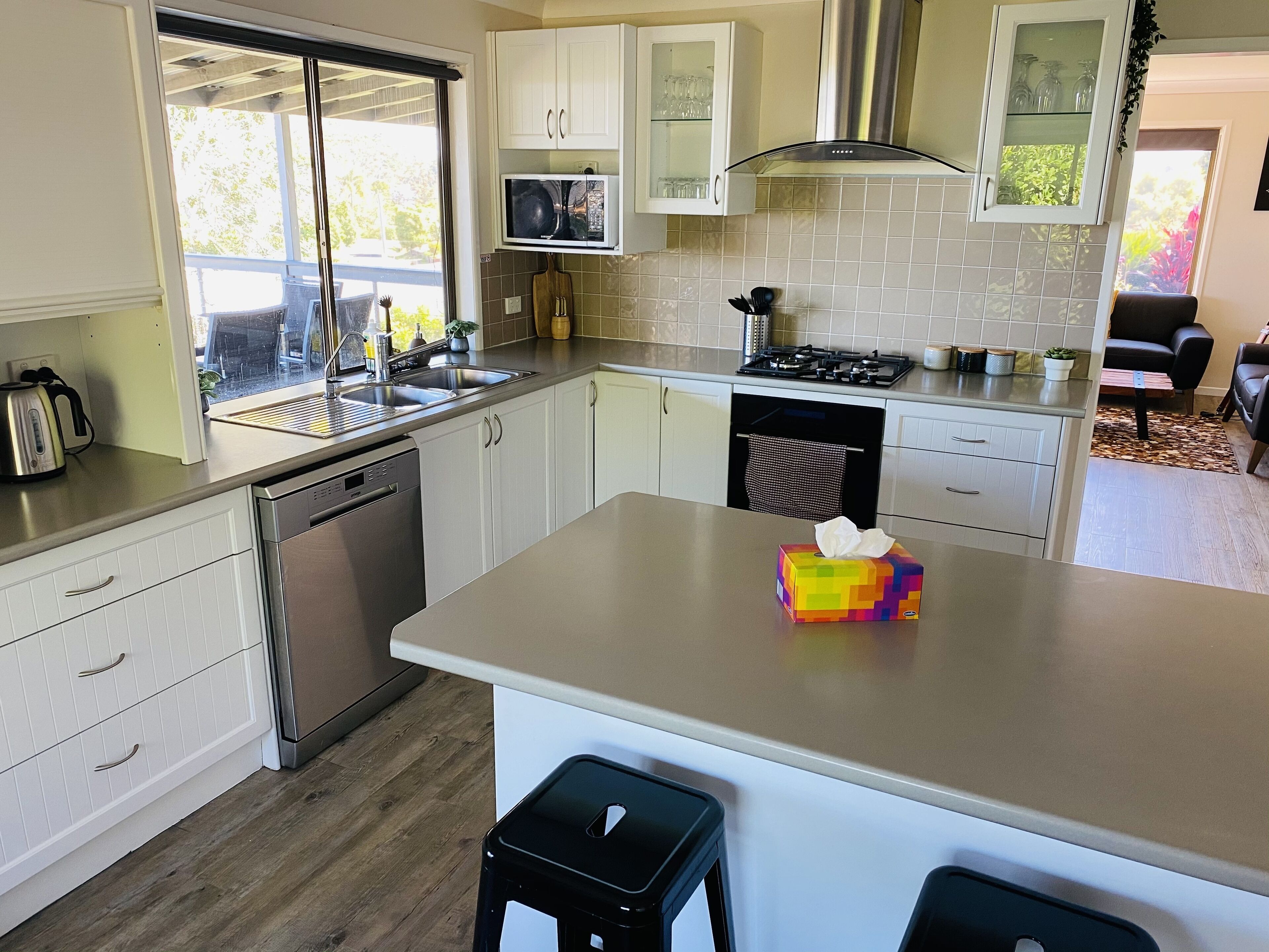 Family Home - Scenic water views and Gold Coast hinterland