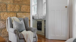 Interior - Studio Cottage, Alpine, Southern Highlands (Alpine)